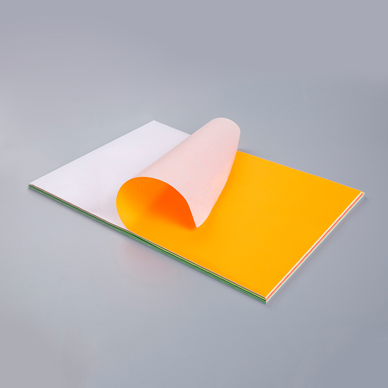 Fluorescerande papper i ark